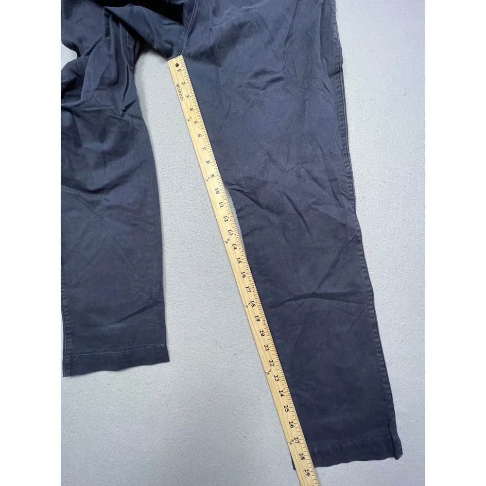 GAP essential khaki